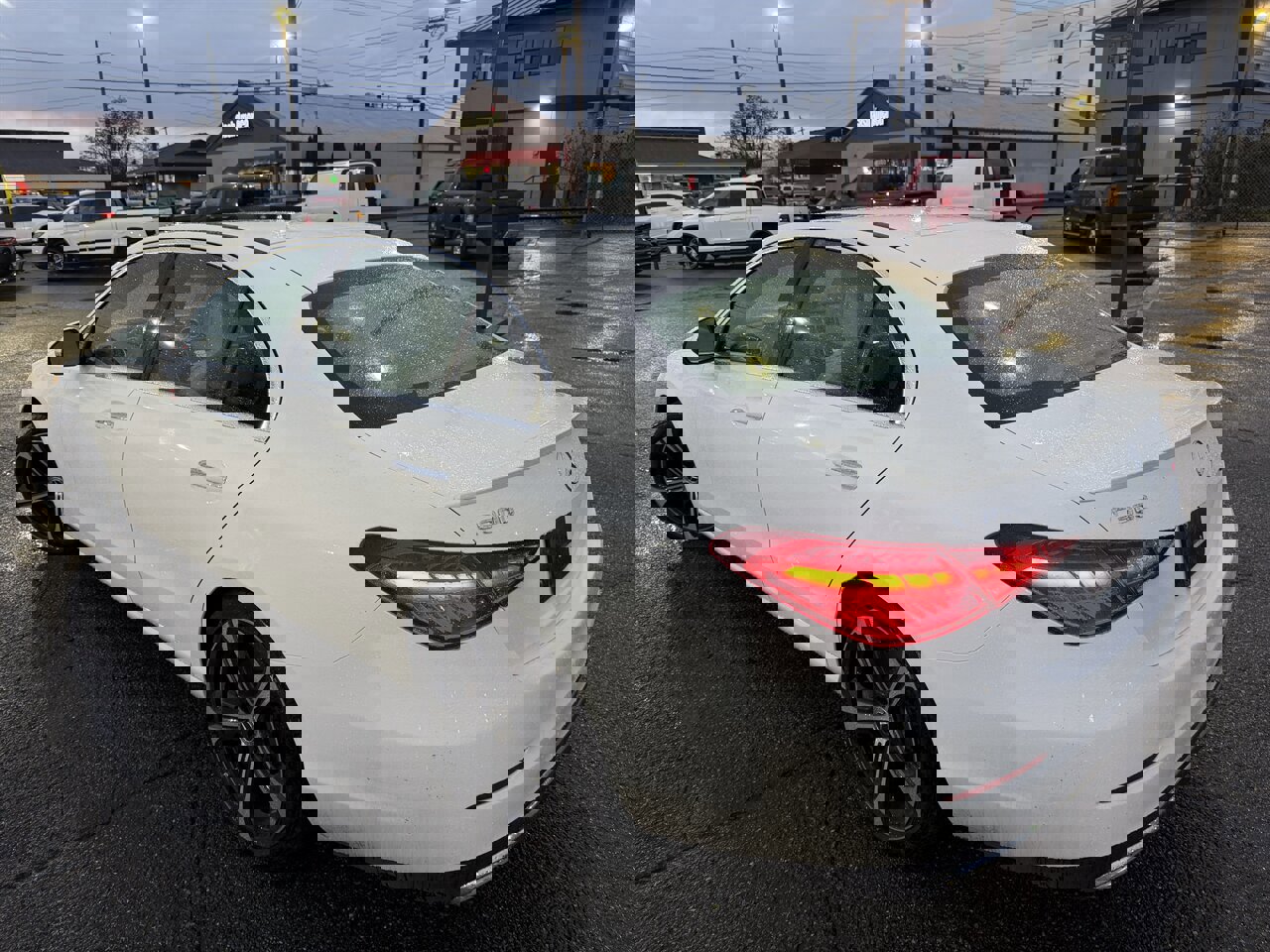 Used 2022 Mercedes-Benz C 300 Sedan image 4