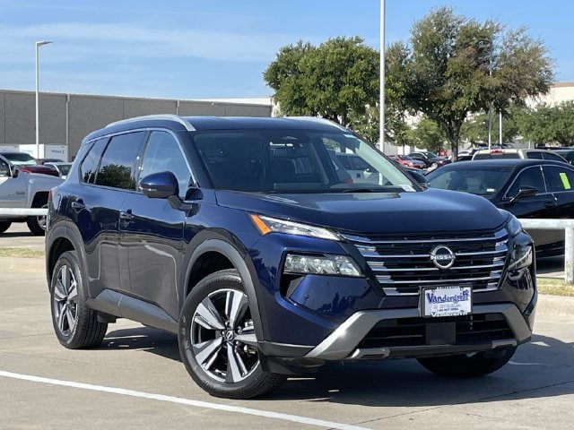 Used 2026 Nissan Rogue SL FWD image 2