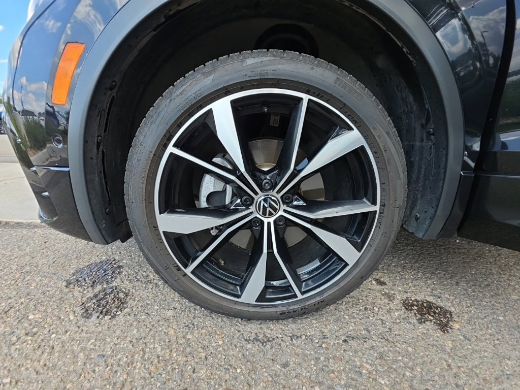 Used 2022 Volkswagen Tiguan SEL R-Line AWD/4WD image 26