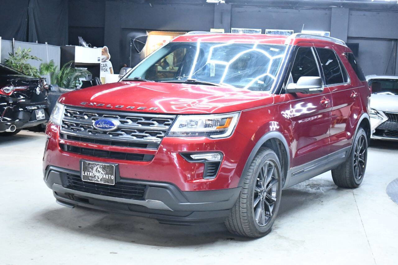 Used 2018 Ford Explorer XLT w/ Equipment Group 202A image 5