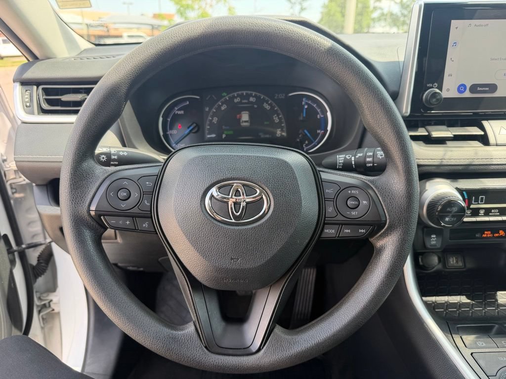 Used 2025 Toyota RAV4 XLE AWD/4WD image 13