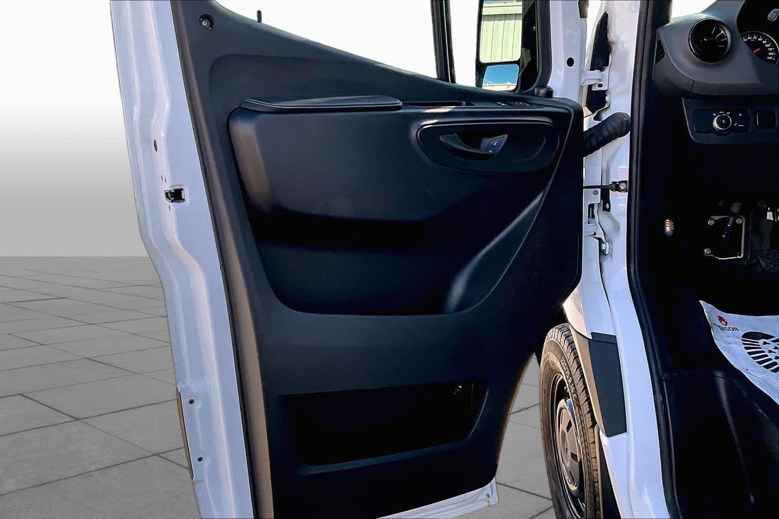 Used 2022 Mercedes-Benz Sprinter 3500 image 21
