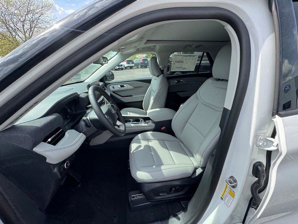 New 2026 Ford Explorer Active w/ Active Comfort Package AWD/4WD image 13