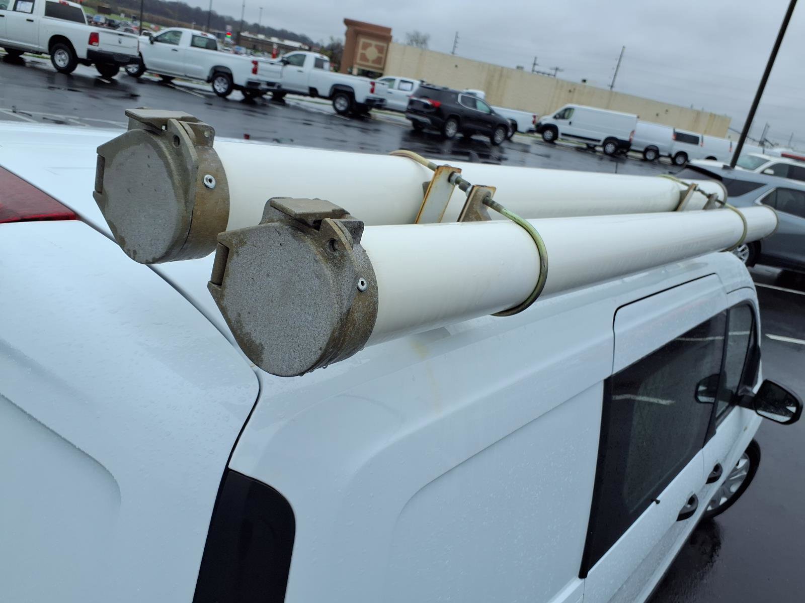 Used 2023 Ford Transit Connect XL image 2