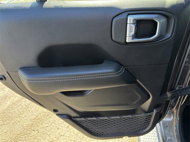 Used 2021 Jeep Wrangler Unlimited Sahara w/ Cold Weather Group image 19