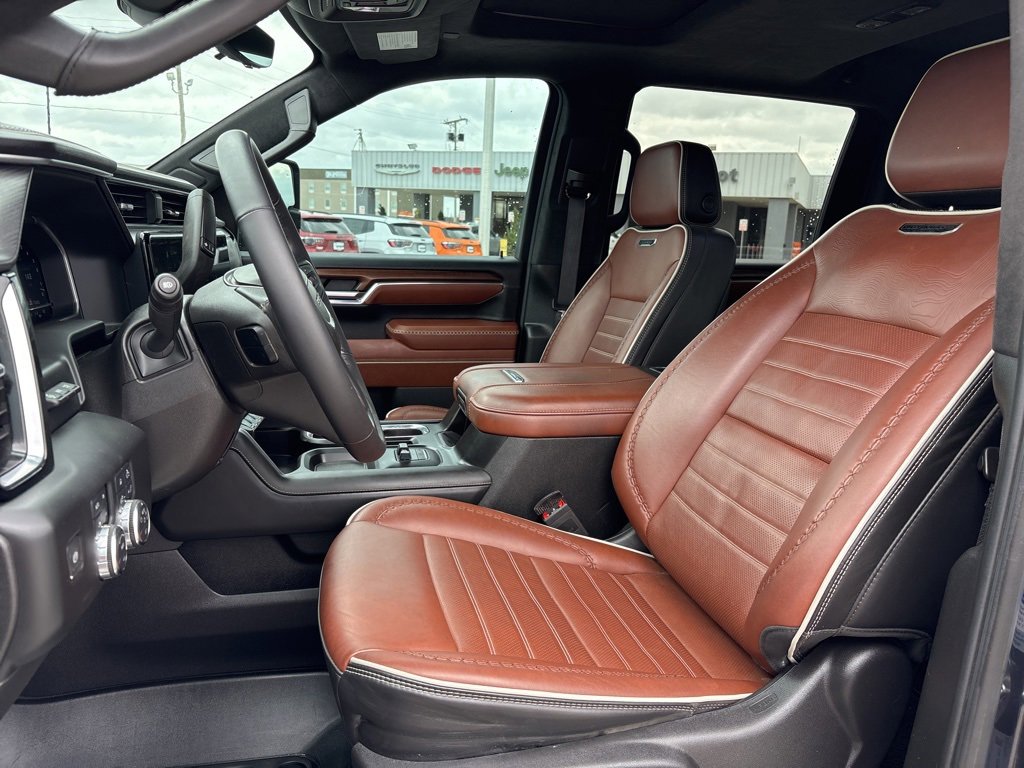 Used 2024 GMC Sierra 3500 Denali Ultimate image 15