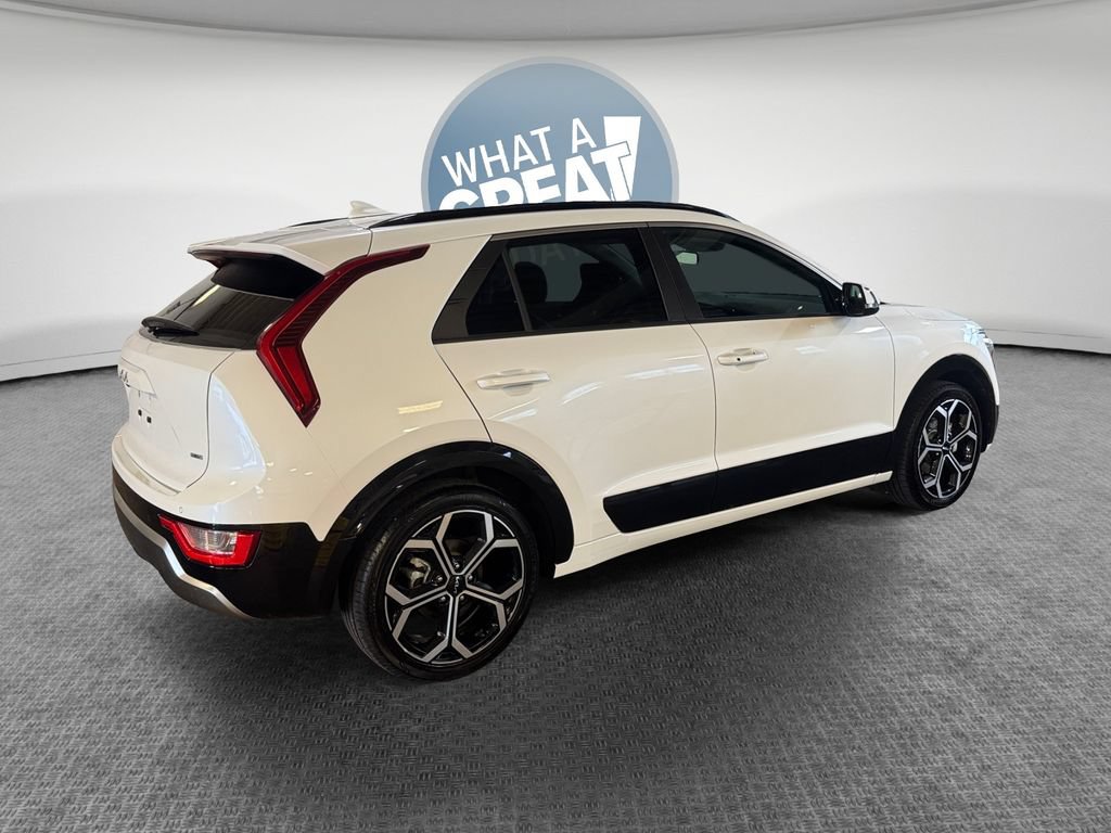 Certified 2023 Kia Niro EX Touring FWD image 3