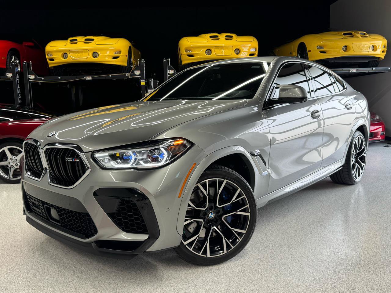 Used 2021 BMW X6 M w/ Executive Package AWD/4WD image 2