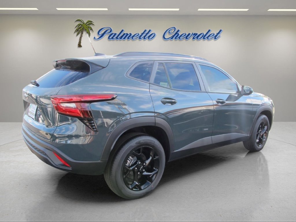 New 2026 Chevrolet Trax LT w/ Driver Confidence Package FWD image 3