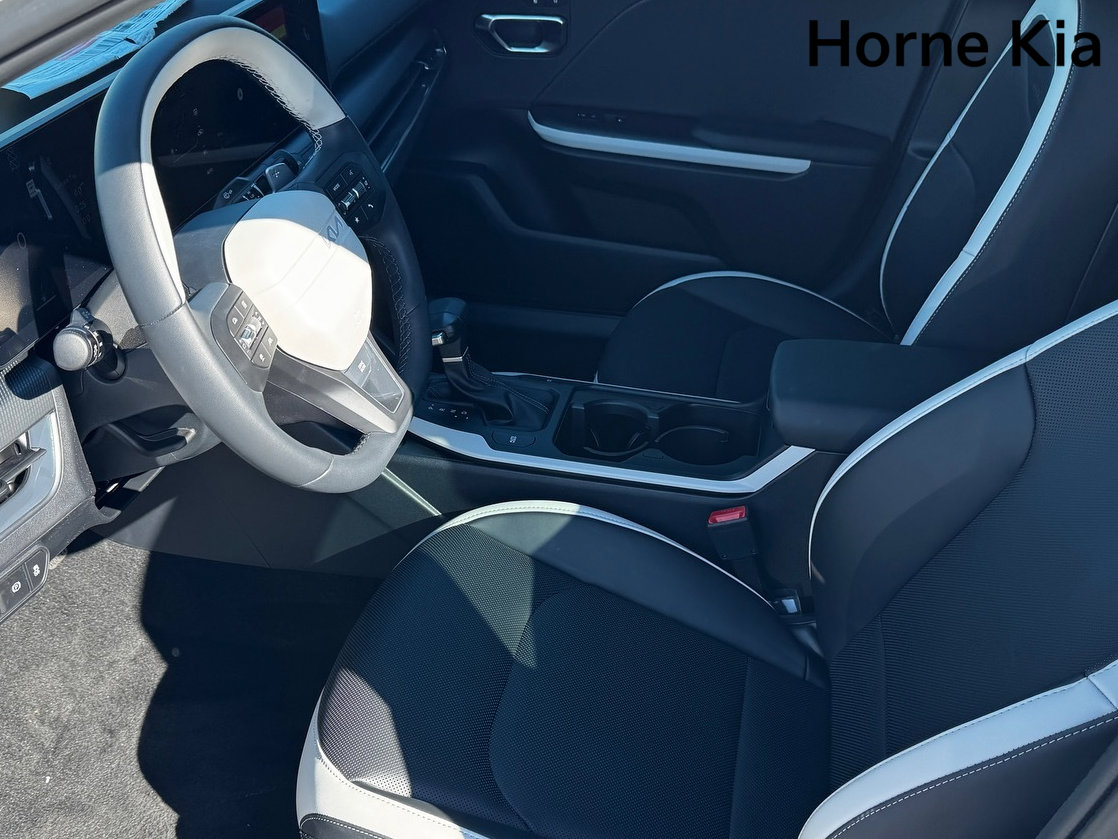 New 2025 Kia K4 GT-Line image 9