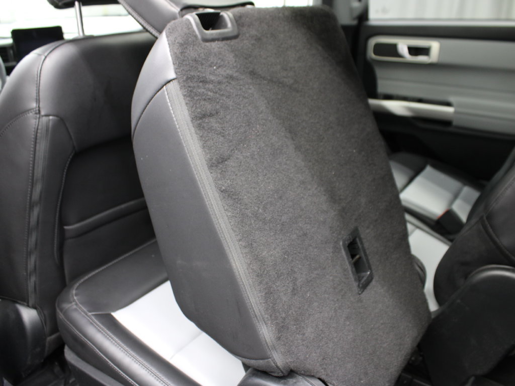 Used 2023 Ford Explorer XLT w/ XLT Sport Appearance Package AWD/4WD image 61