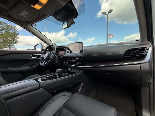 Used 2023 Nissan Rogue Platinum w/ Platinum Premium Package image 19