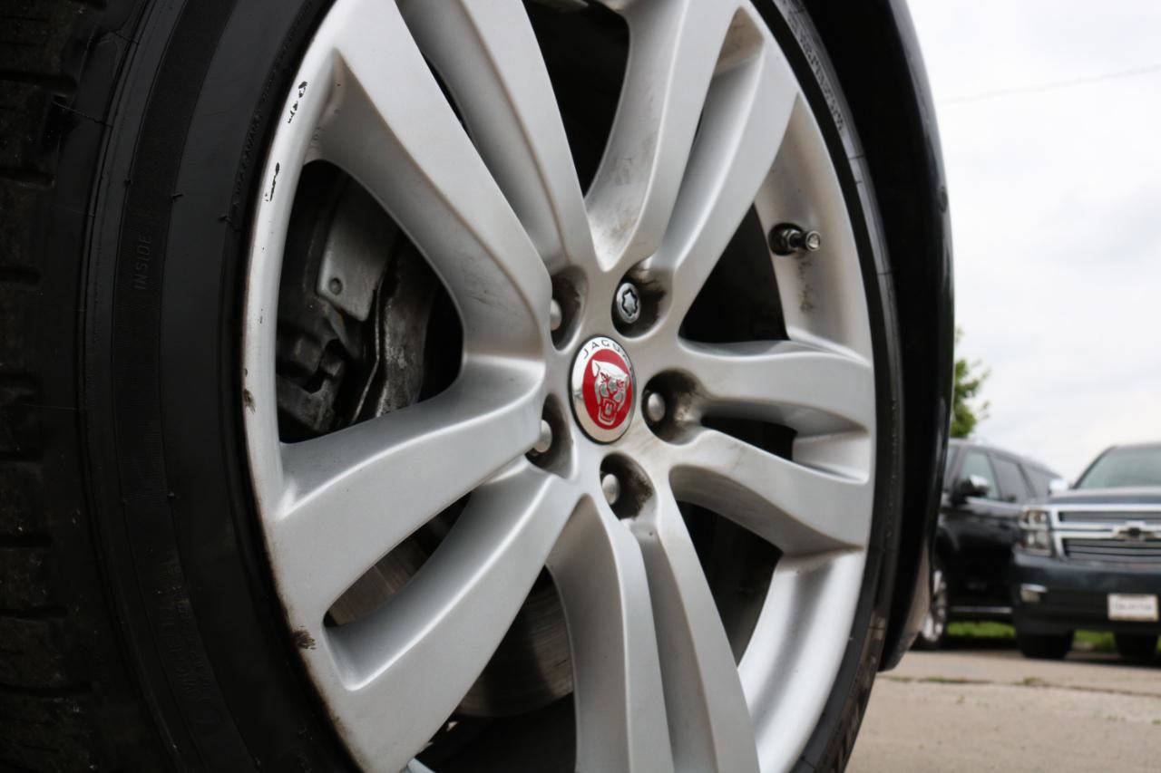Used 2017 Jaguar XJ R-Sport AWD/4WD image 6