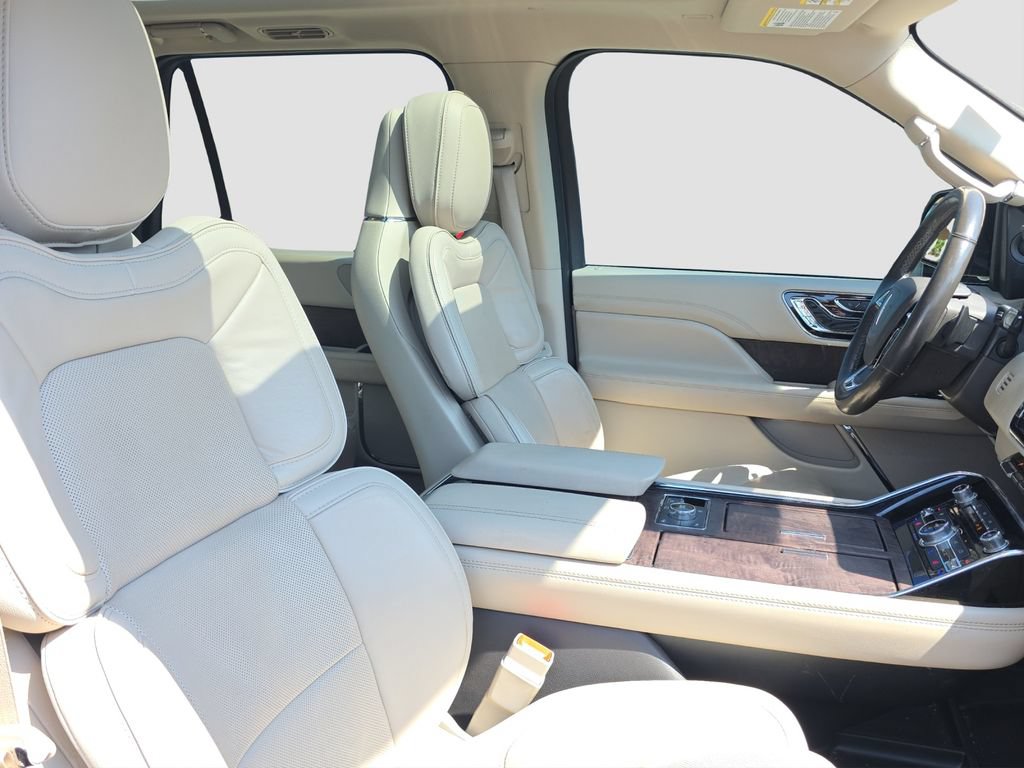 Used 2019 Lincoln Navigator Reserve AWD/4WD image 20