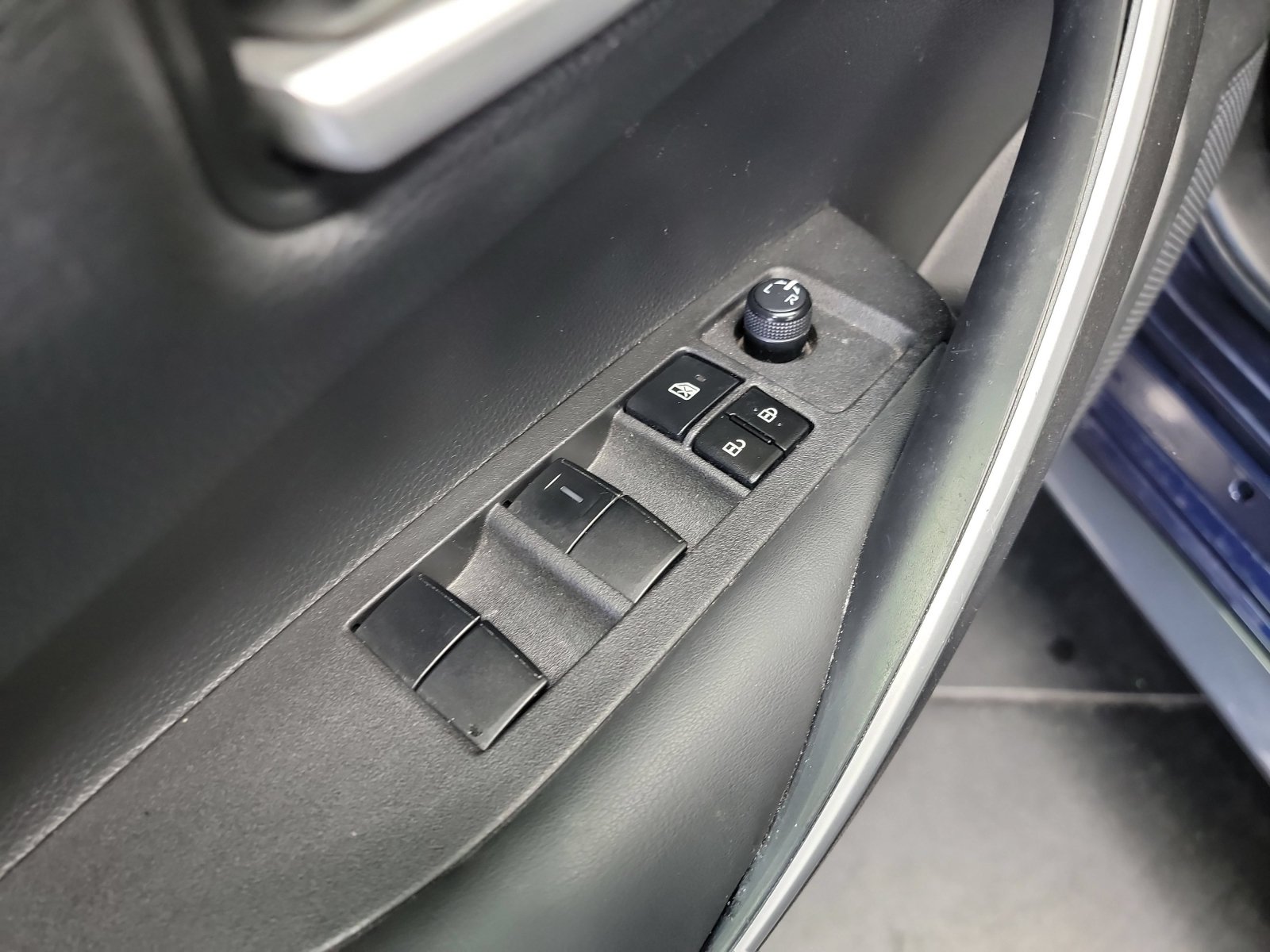 Used 2022 Toyota Corolla SE FWD image 14