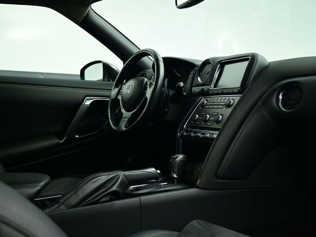 Used 2012 Nissan GT-R Premium image 34