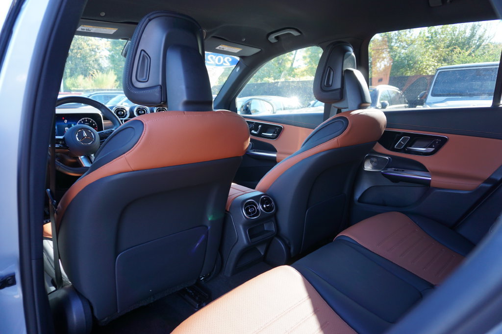 Certified 2025 Mercedes-Benz GLC 300 4MATIC image 23