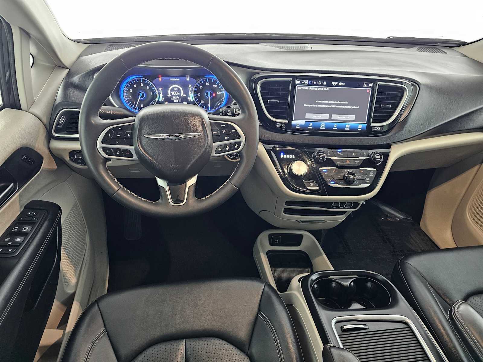 Used 2024 Chrysler Pacifica Touring-L image 20
