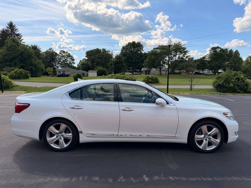 Used 2010 Lexus LS 460 RWD image 5
