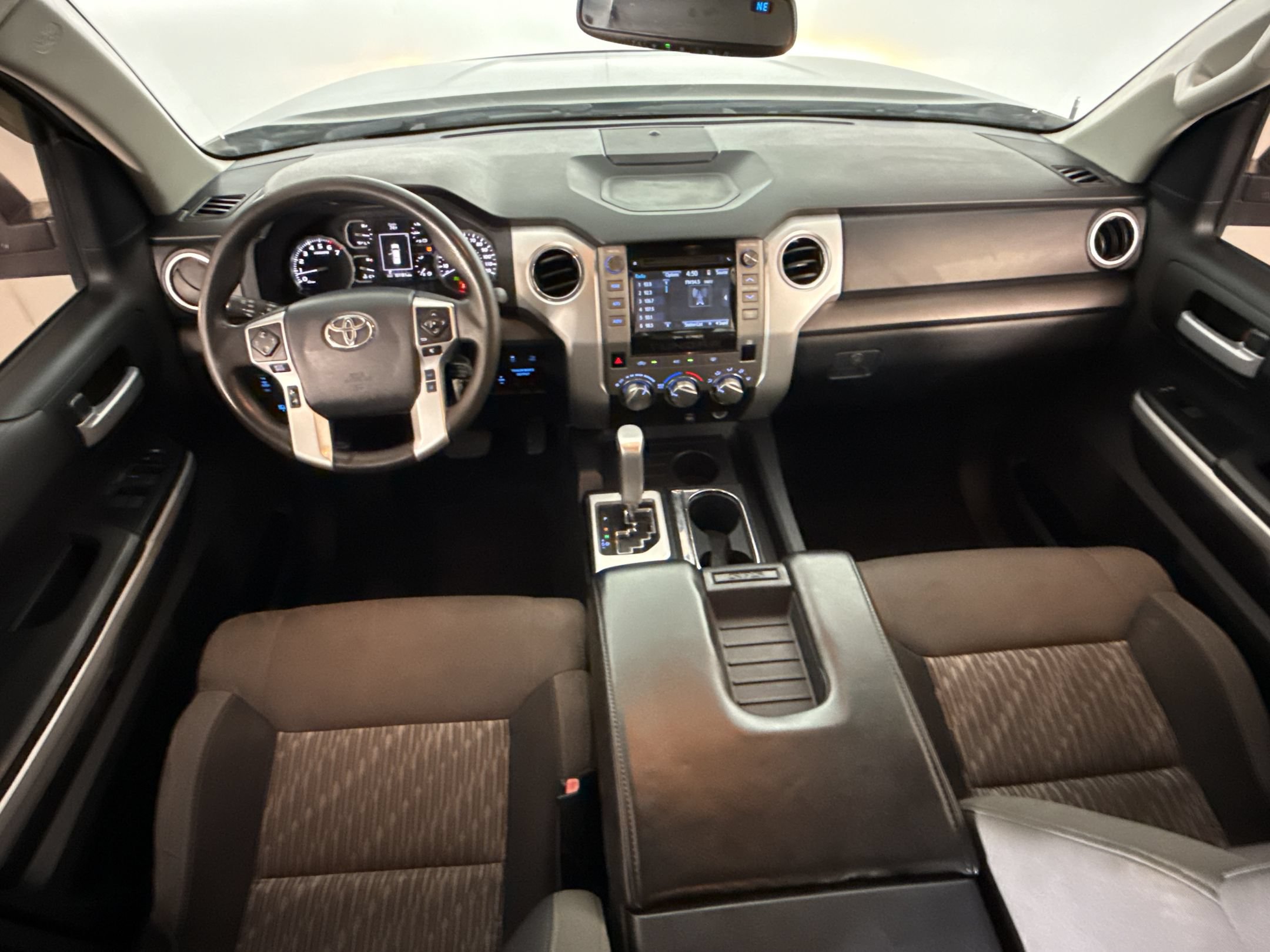 Used 2018 Toyota Tundra SR5 w/ SR5 Upgrade Package RWD image 15