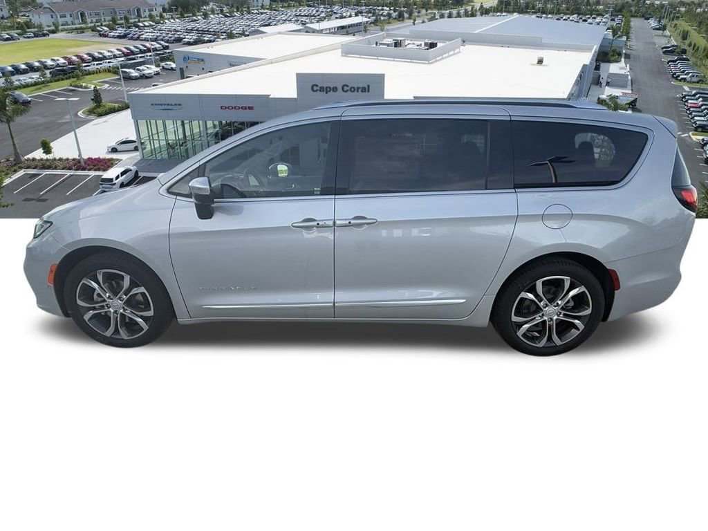 New 2026 Chrysler Pacifica Pinnacle image 8