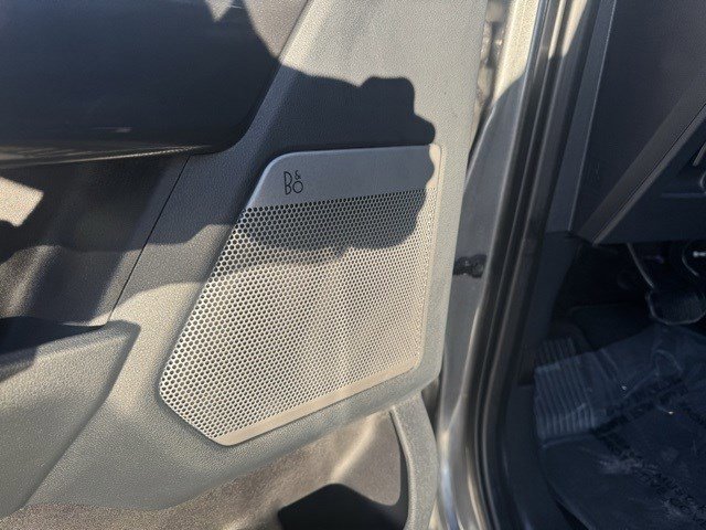 Used 2022 Ford F150 Lariat w/ Equipment Group 502A High image 12