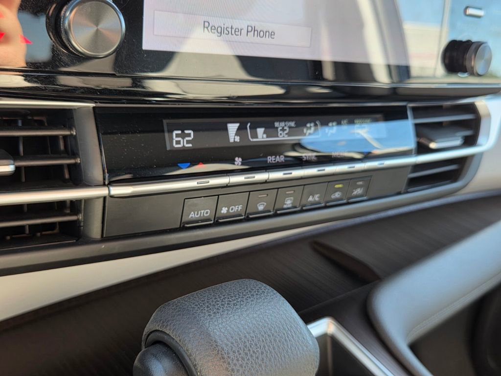 Certified 2023 Toyota Sienna LE AWD/4WD image 20