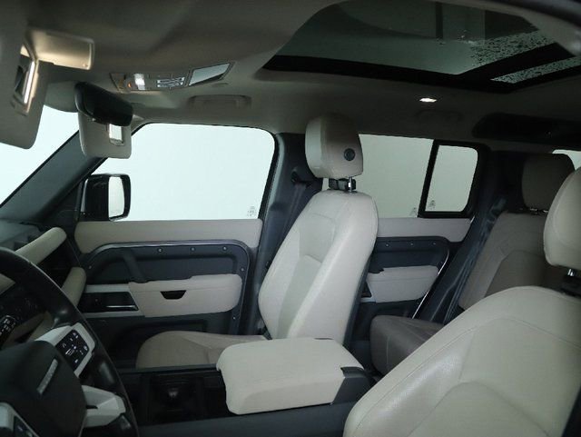 Used 2023 Land Rover Defender 110 SE image 18