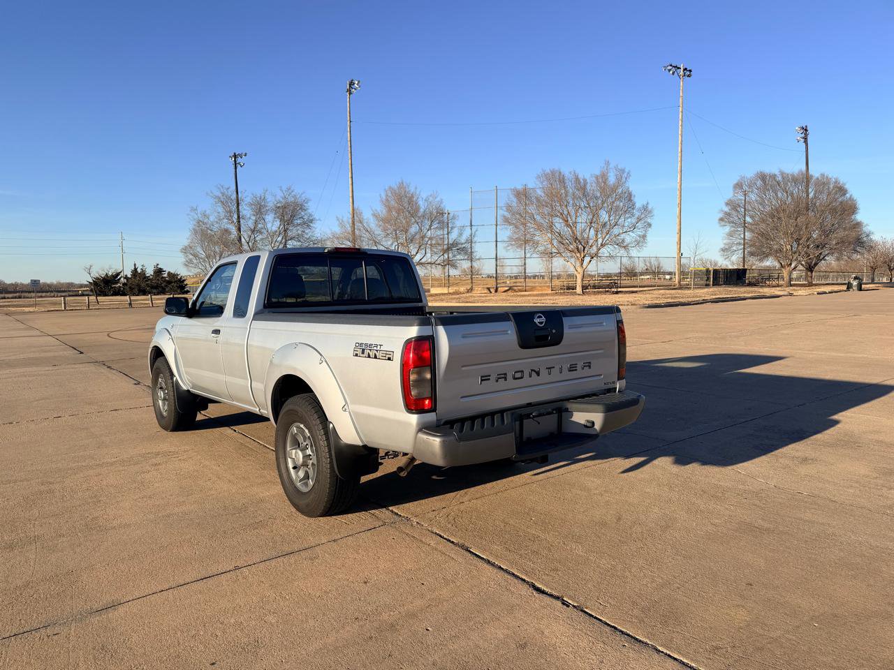 Used 2004 Nissan Frontier XE Desert Runner w/ (VTP) Value Truck Pkg RWD image 9