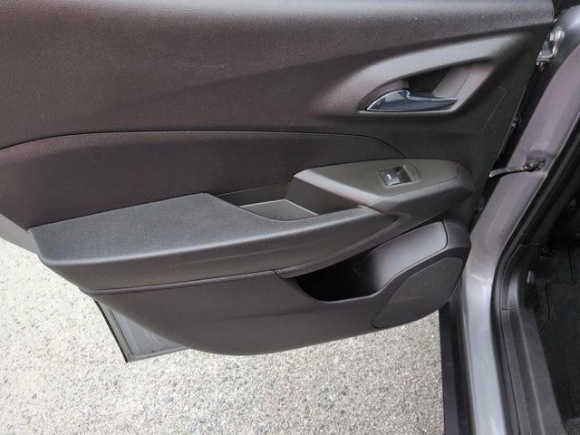 Used 2024 Chevrolet Trax LS FWD image 24