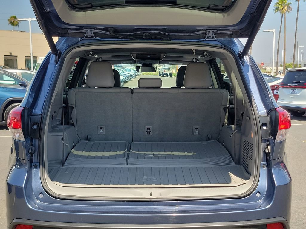 Used 2017 Toyota Highlander XLE FWD image 9