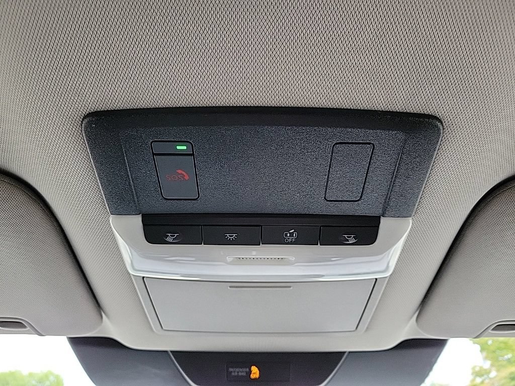 Used 2022 Nissan Pathfinder SV AWD/4WD image 29