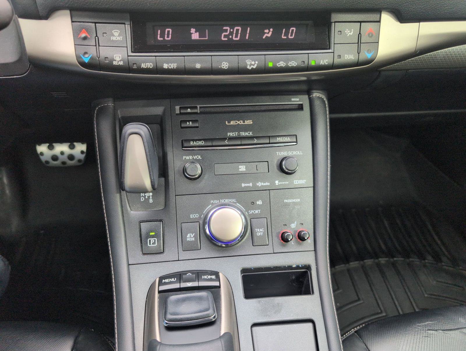 Used 2016 Lexus CT 200h image 10