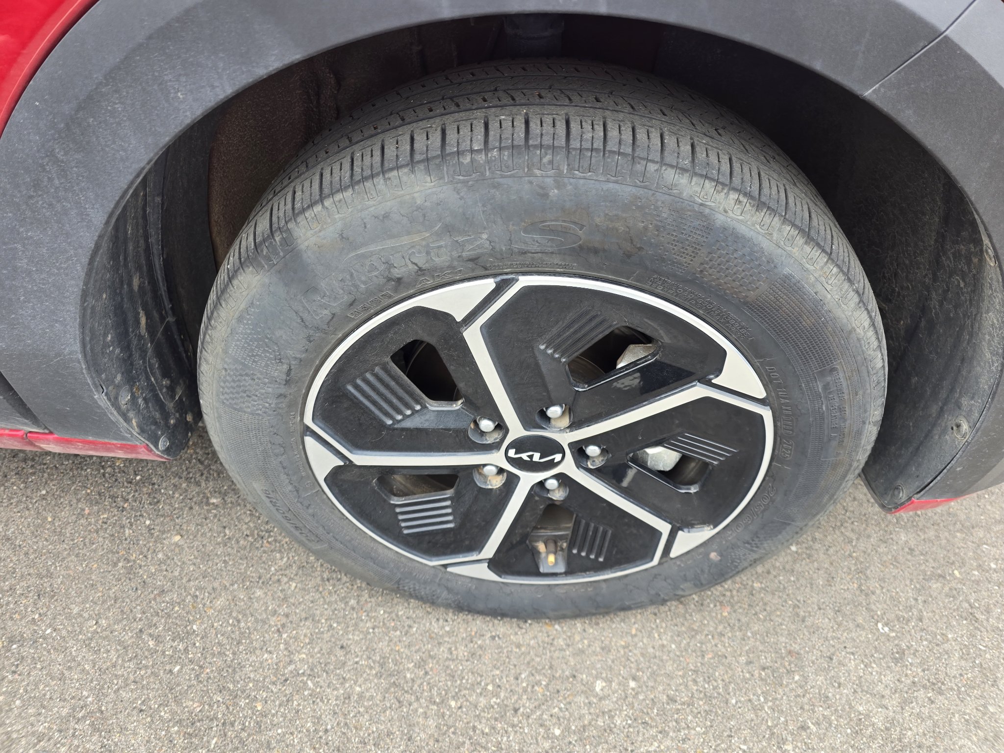 Used 2025 Kia Niro LX FWD image 9