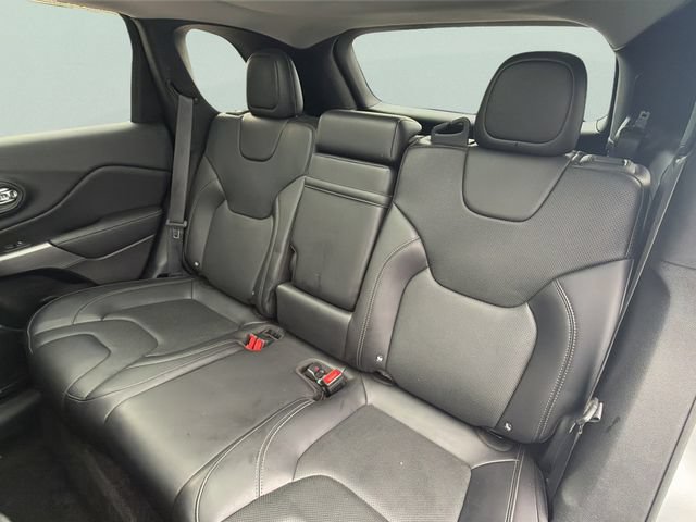 Used 2019 Jeep Cherokee Limited AWD/4WD image 19