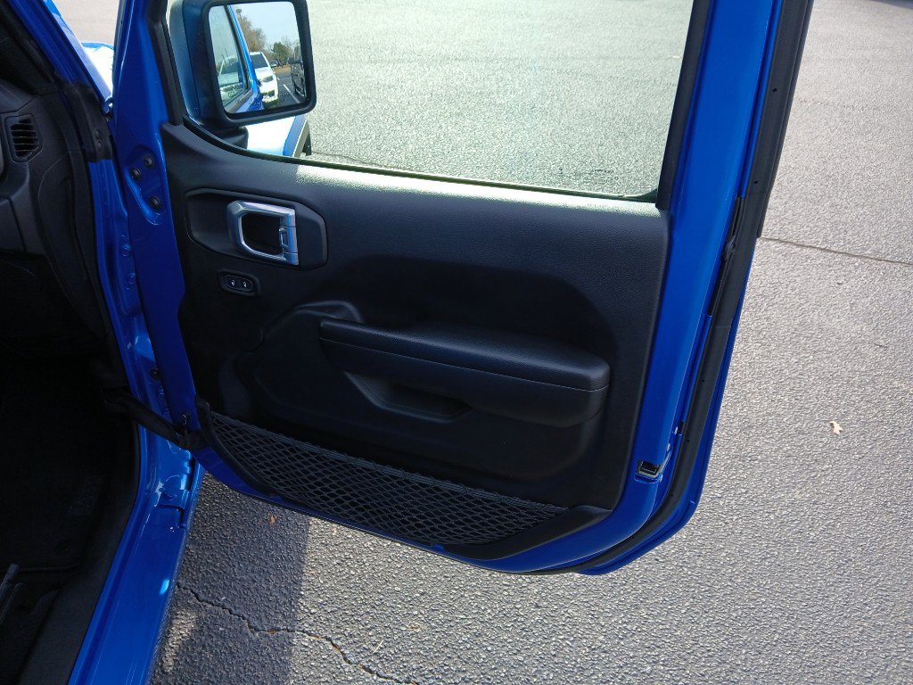 Used 2021 Jeep Gladiator Sport image 32