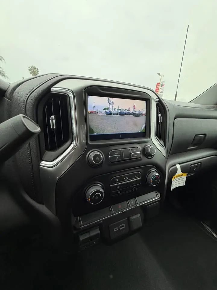 Used 2023 Chevrolet Silverado 3500 LT image 12