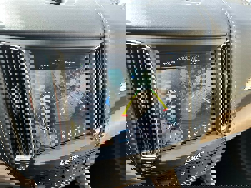 Used 2017 Maserati Levante w/ Luxury Package image 38