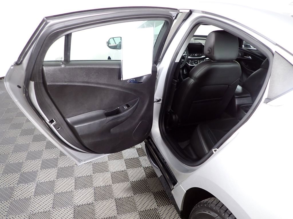 Used 2018 Chevrolet Volt Premier w/ Driver Confidence Package image 26