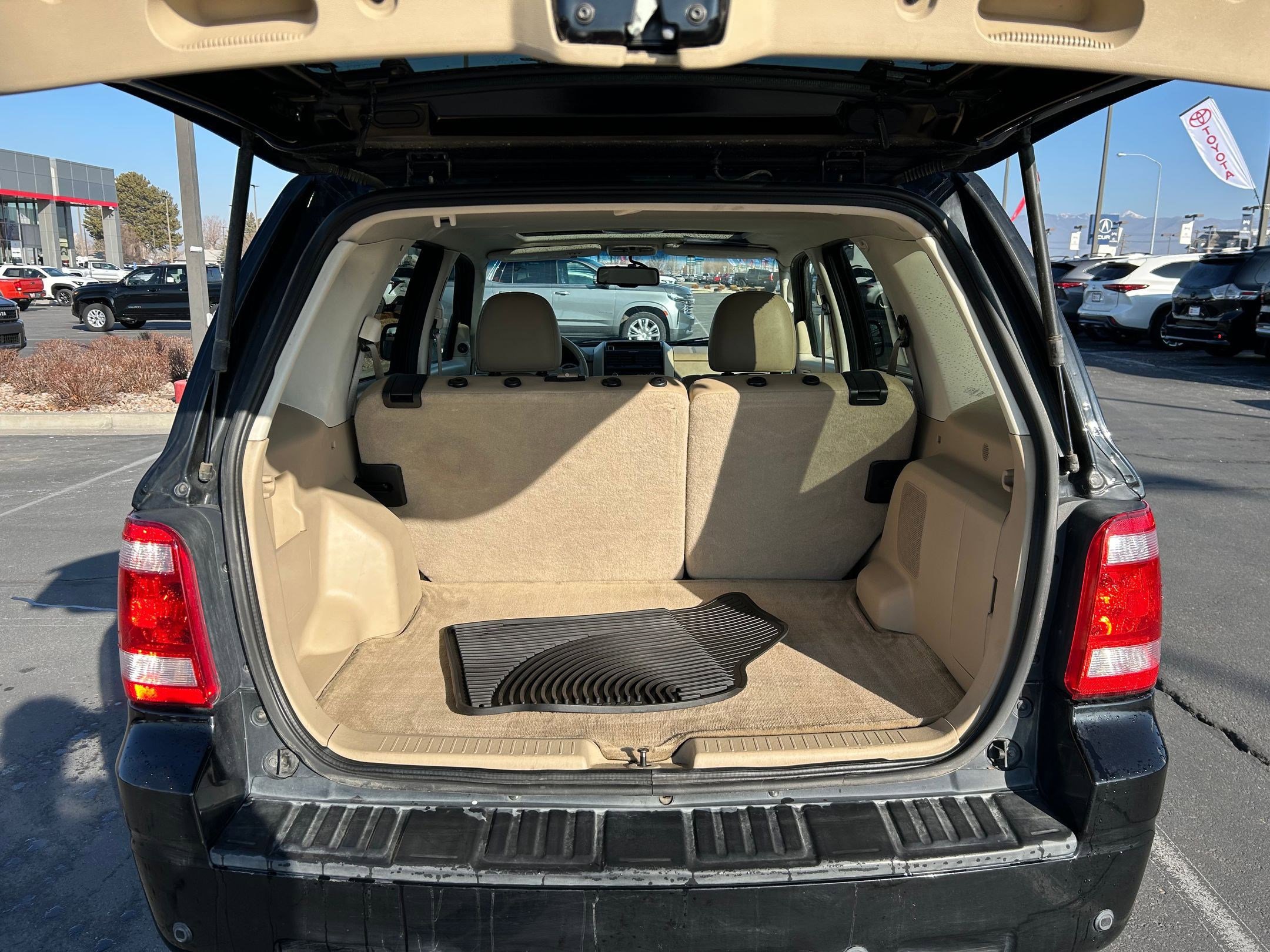 Used 2010 Ford Escape Limited image 25