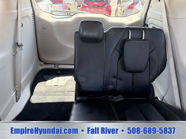 Used 2023 Chrysler Pacifica Touring-L FWD image 17