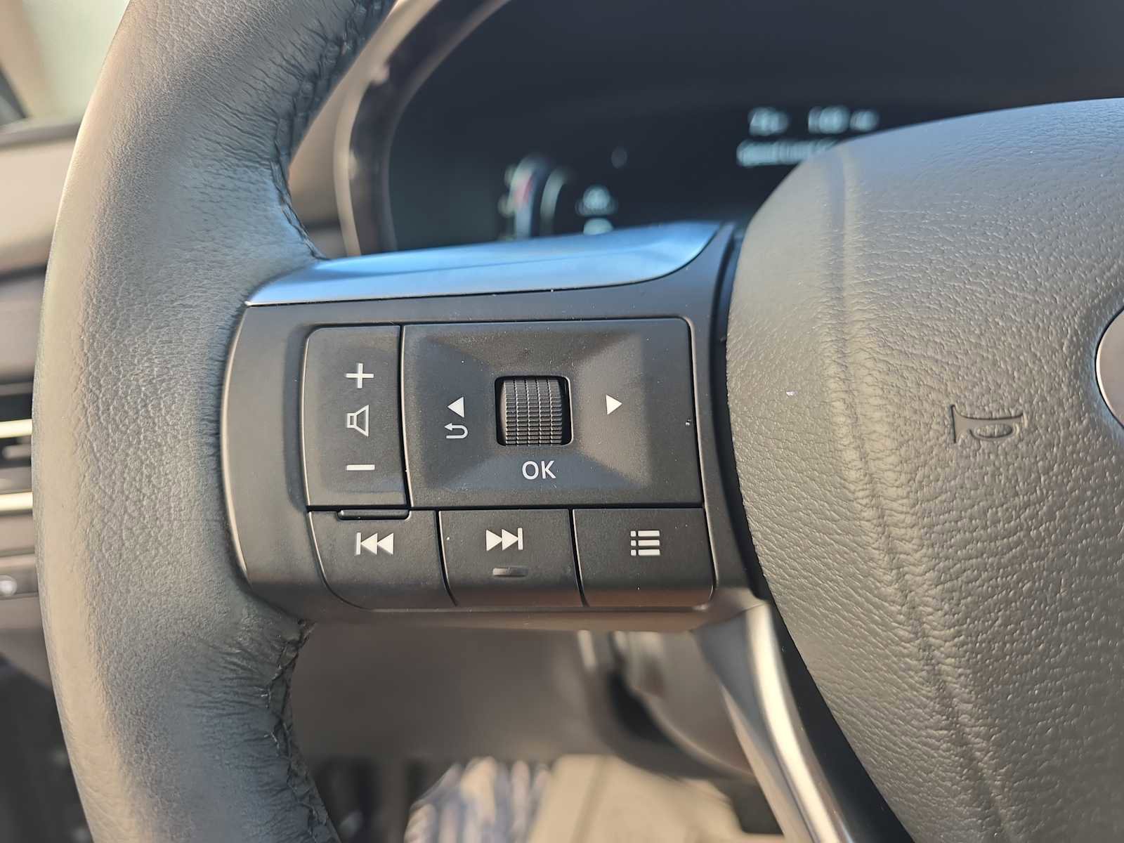 Certified 2025 INFINITI QX60 Luxe FWD image 25