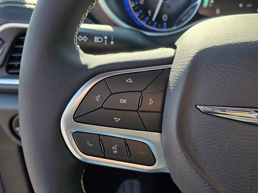 New 2026 Chrysler Pacifica Select image 16