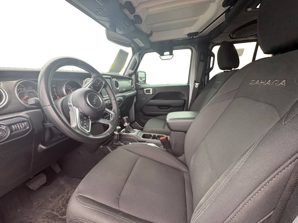 Used 2018 Jeep Wrangler Unlimited Sahara AWD/4WD image 10