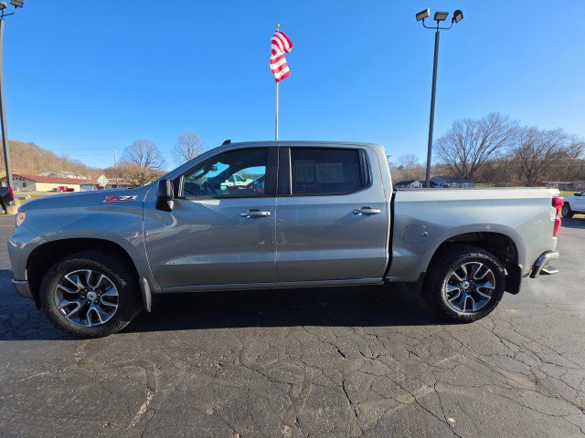 Used 2023 Chevrolet Silverado 1500 RST w/ Z71 Off-Road Package image 2