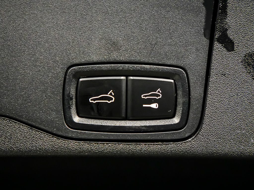 Certified 2024 Porsche Taycan GTS AWD/4WD image 14