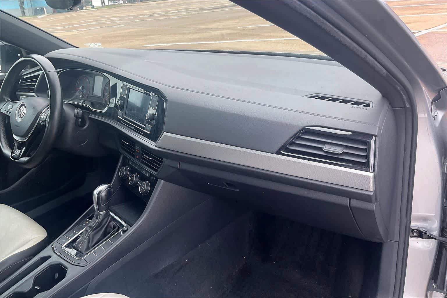 Used 2019 Volkswagen Jetta R-Line w/ R-Line Cold Weather Package FWD image 21