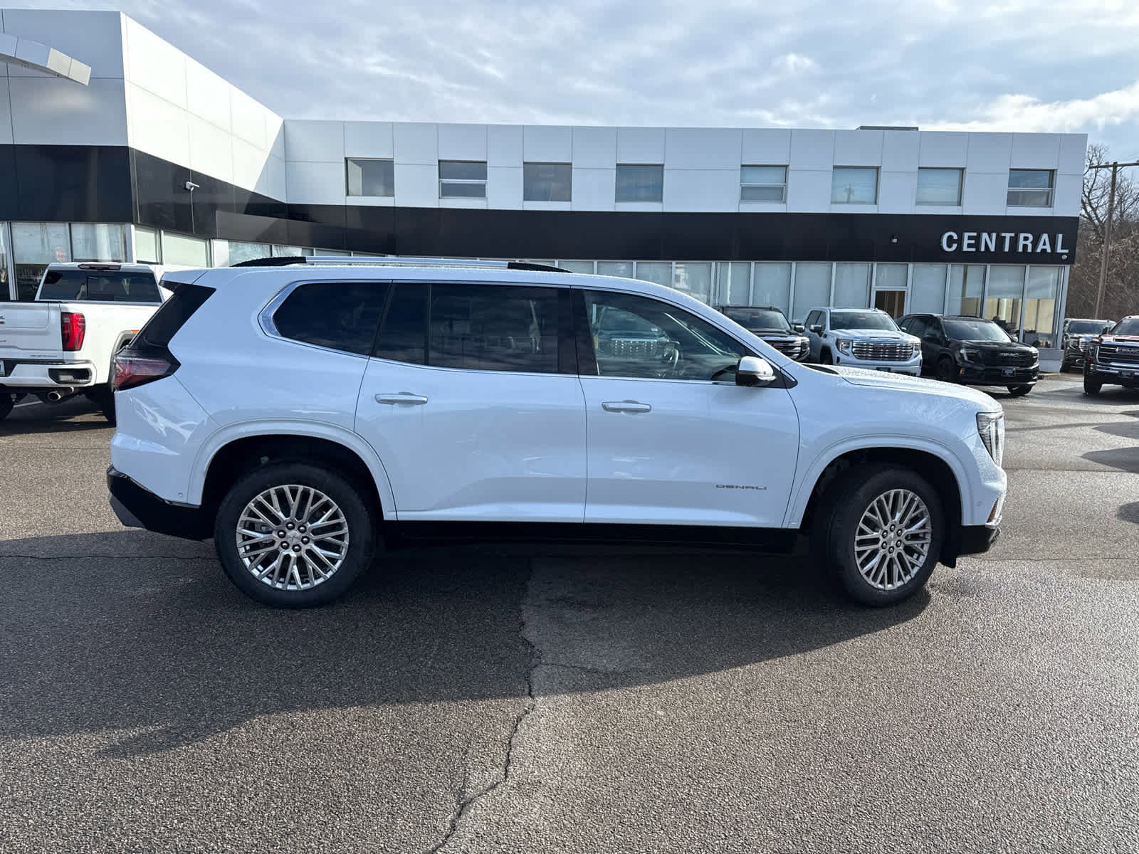 New 2026 GMC Acadia Denali w/ Super Cruise Package AWD/4WD image 8