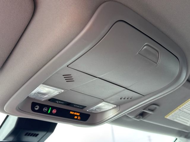 Used 2024 GMC Terrain SLE image 25