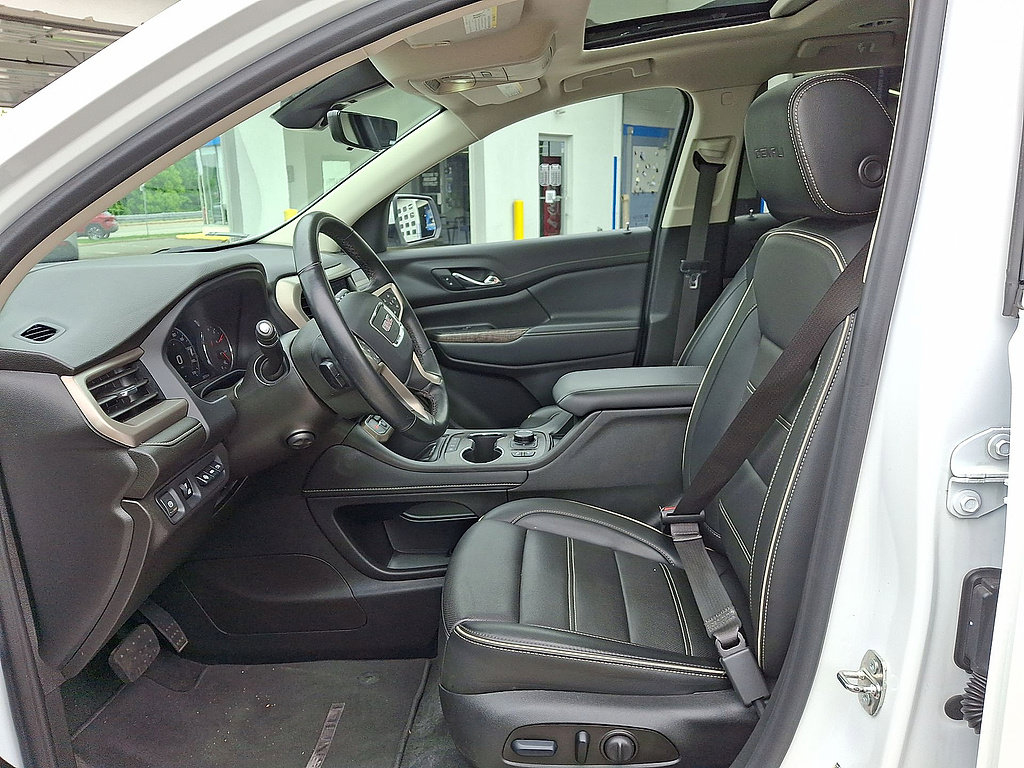 Certified 2023 GMC Acadia Denali w/ Denali Technology Package AWD/4WD image 11